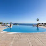 Lb Vacation I Bright 1br, Minutes From The With Sea And Mountain View *