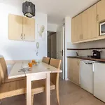 Lb Vacation I Bright 1br, Minutes From The With Sea And Mountain View *