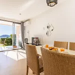 Lb Vacation I Bright 1br, Minutes From The With Sea And Mountain View Apartment *