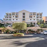 Lb Vacation I Bright 1br, Minutes From The With Sea And Mountain View Apartment