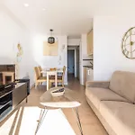 Apartment Lb Vacation I Bright 1br, Minutes From The With Sea And Mountain View
