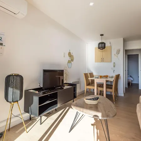 Lägenhet Lb Vacation I Bright 1br, Minutes From The With Sea And Mountain View *